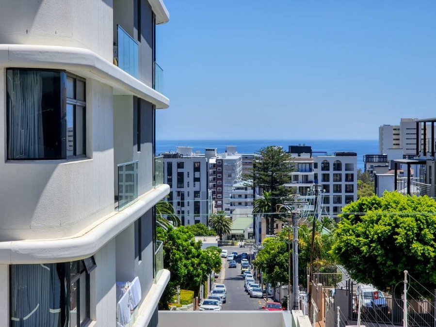 2 Bedroom Property for Sale in Sea Point Western Cape